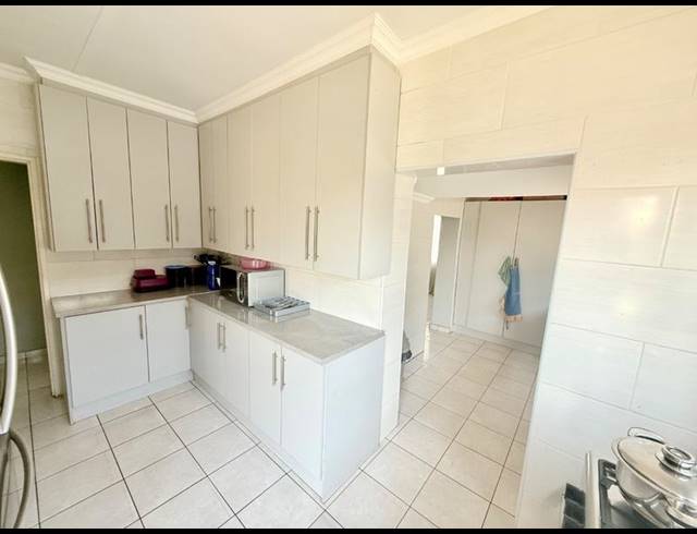 3 BEDROOM HOUSE FOR SALE IN VANDERBIJLPARK CW 5